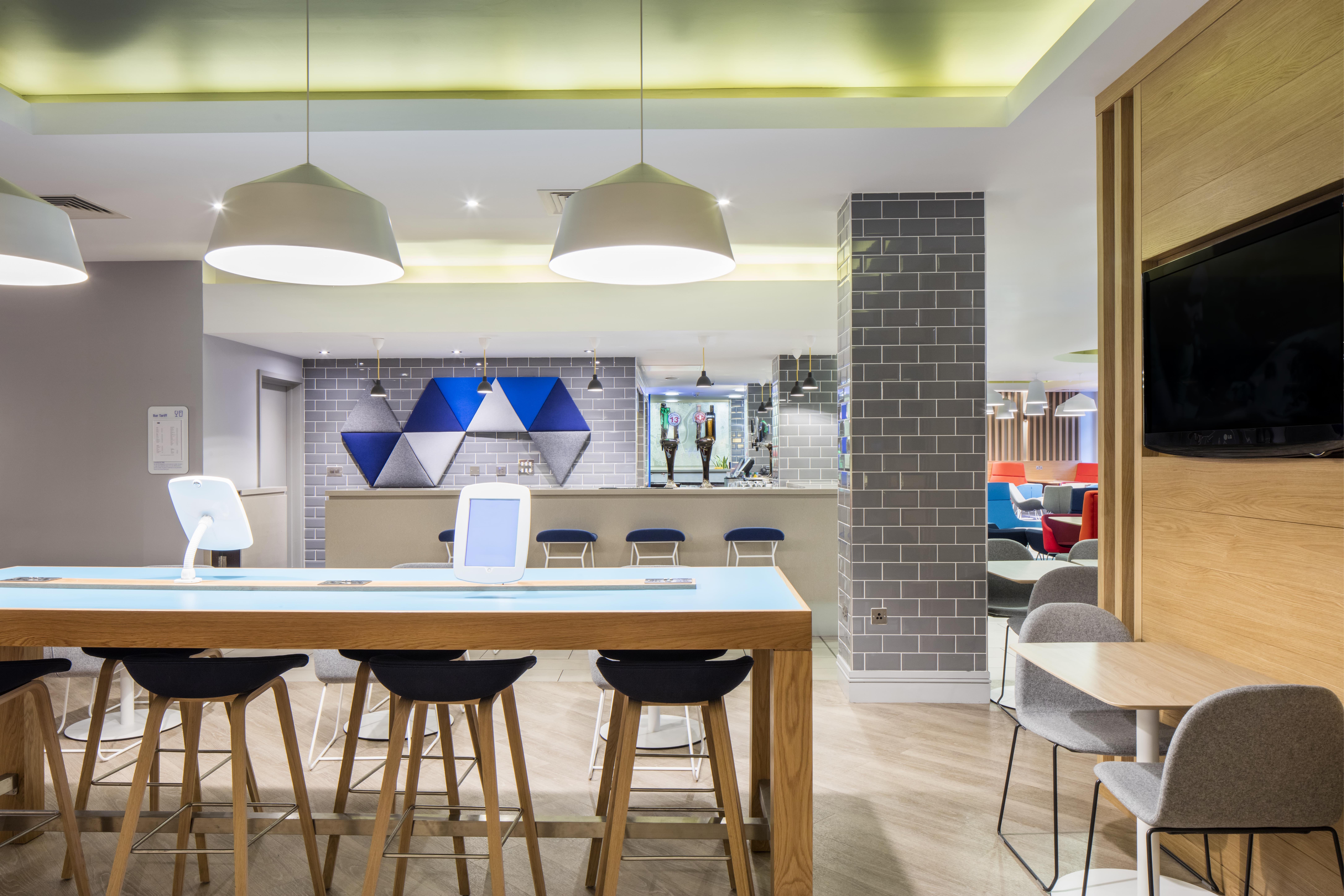 holiday inn express belfast city by ihg