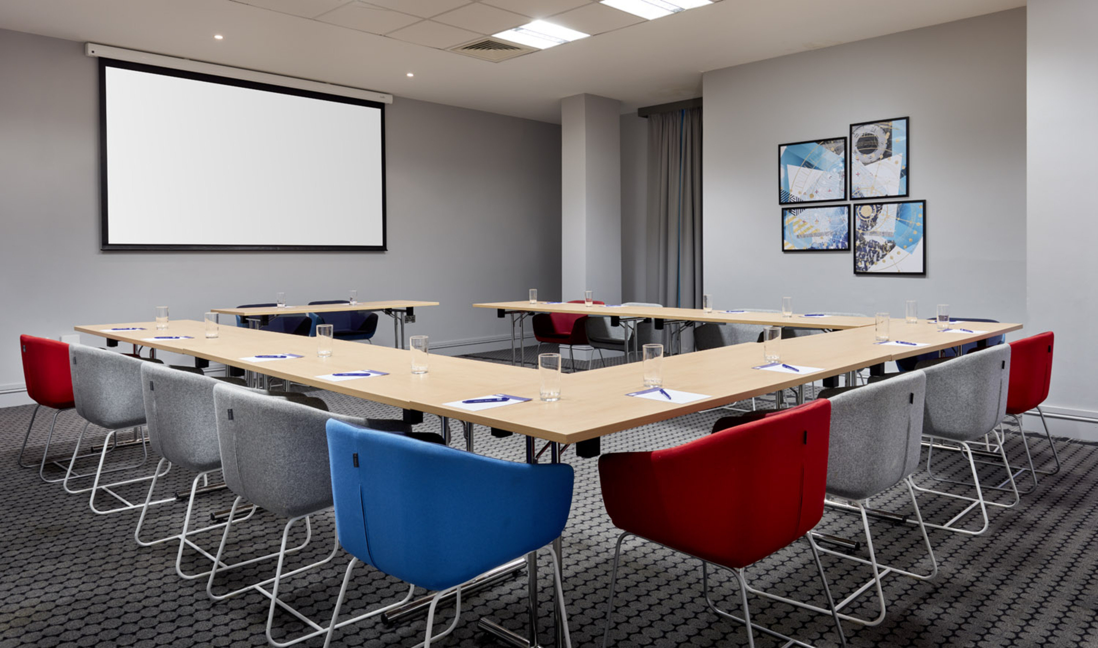 holiday inn express belfast city by ihg