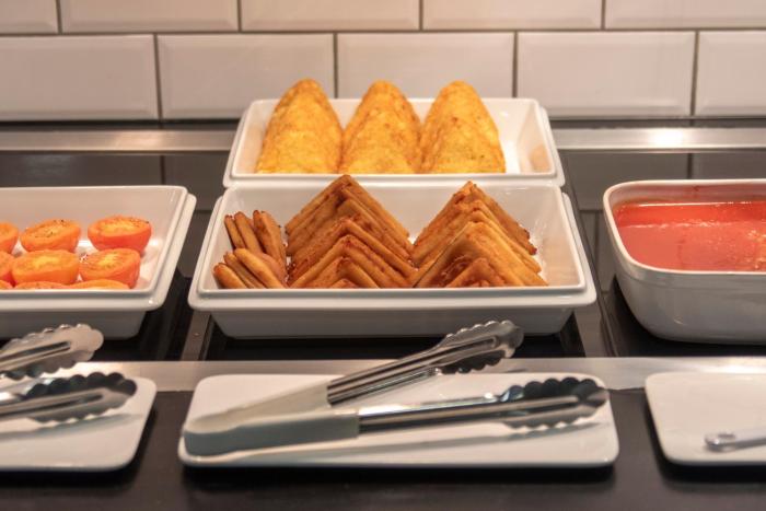 holiday inn express belfast city by ihg