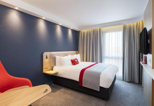 holiday inn express belfast city by ihg