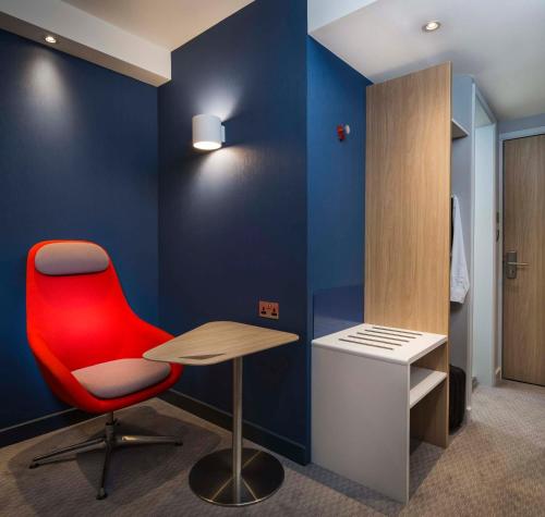 holiday inn express belfast city by ihg