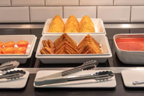 holiday inn express belfast city by ihg