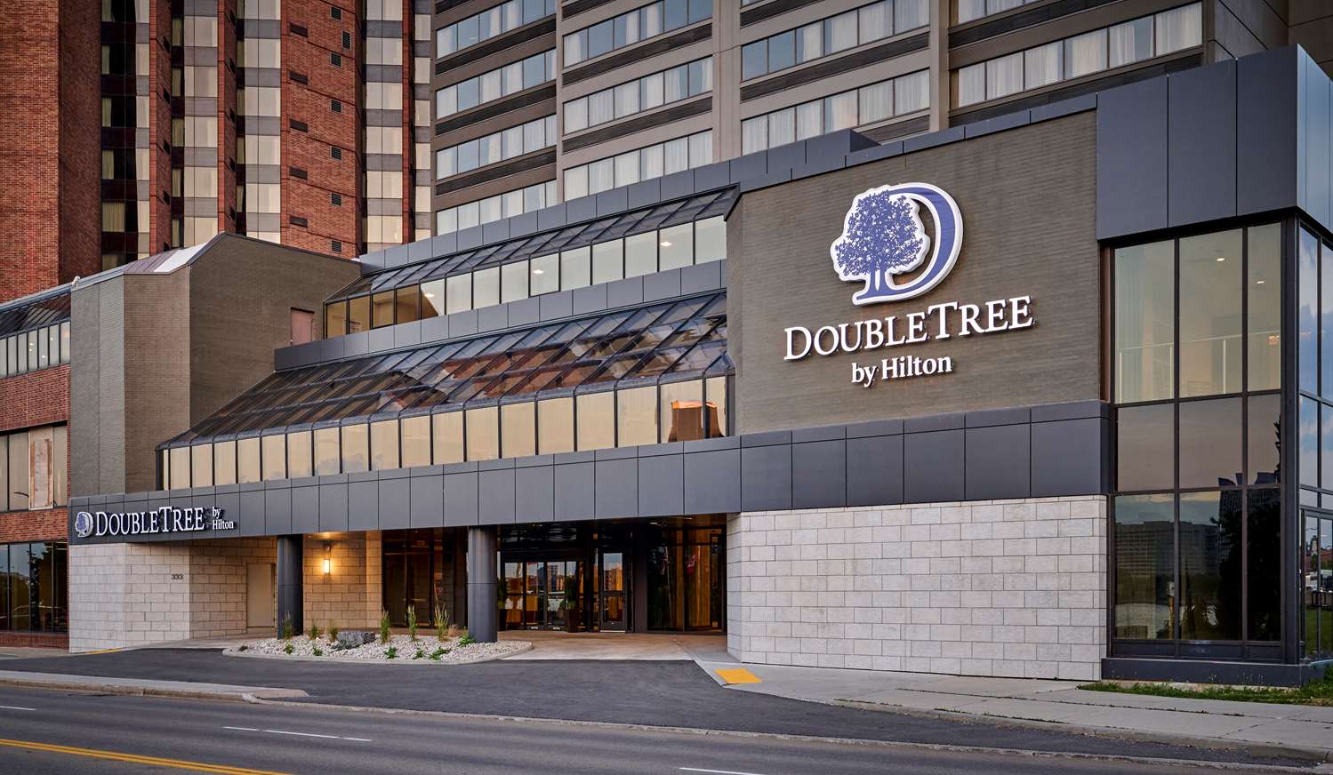 doubletree by hilton windsor hotel and suites