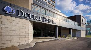 doubletree by hilton windsor hotel and suites