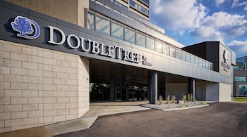 Doubletree By Hilton Windsor Hotel & Suites,,4 star