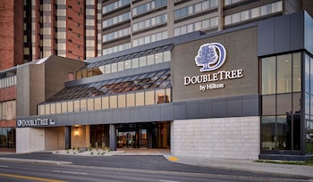Doubletree By Hilton Windsor Hotel & Suites,,4 star