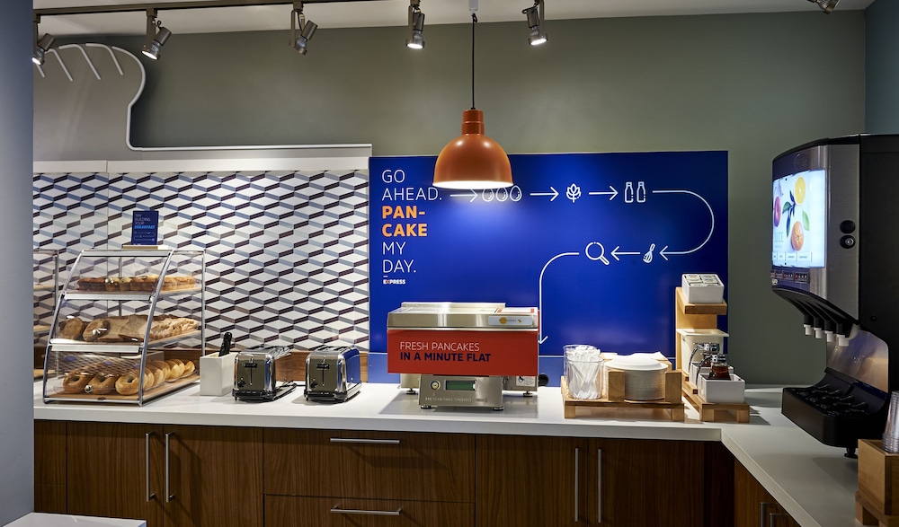 holiday inn express windsor waterfront by ihg