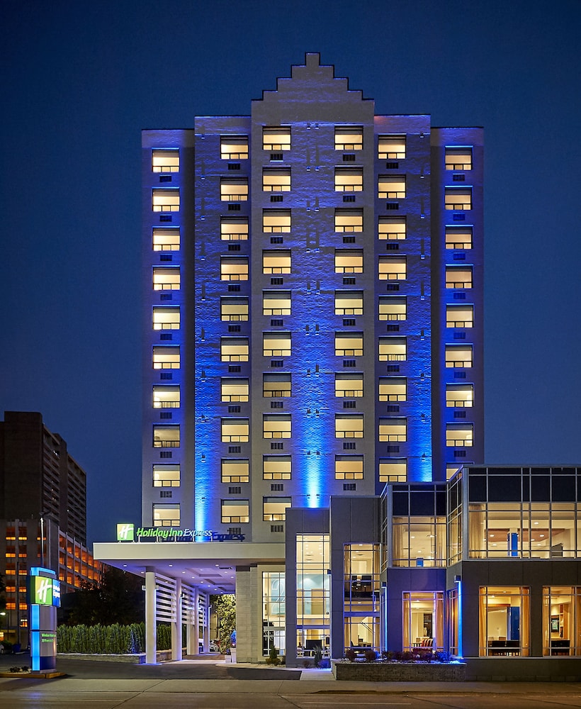 holiday inn express windsor waterfront by ihg