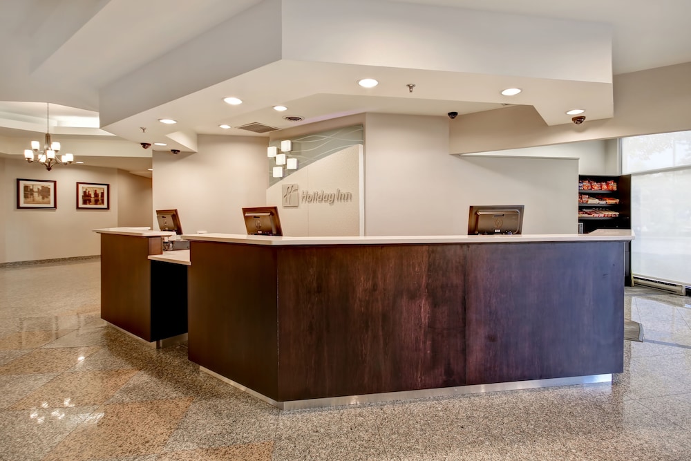 holiday inn and suites windsor ambassador bridge by ihg