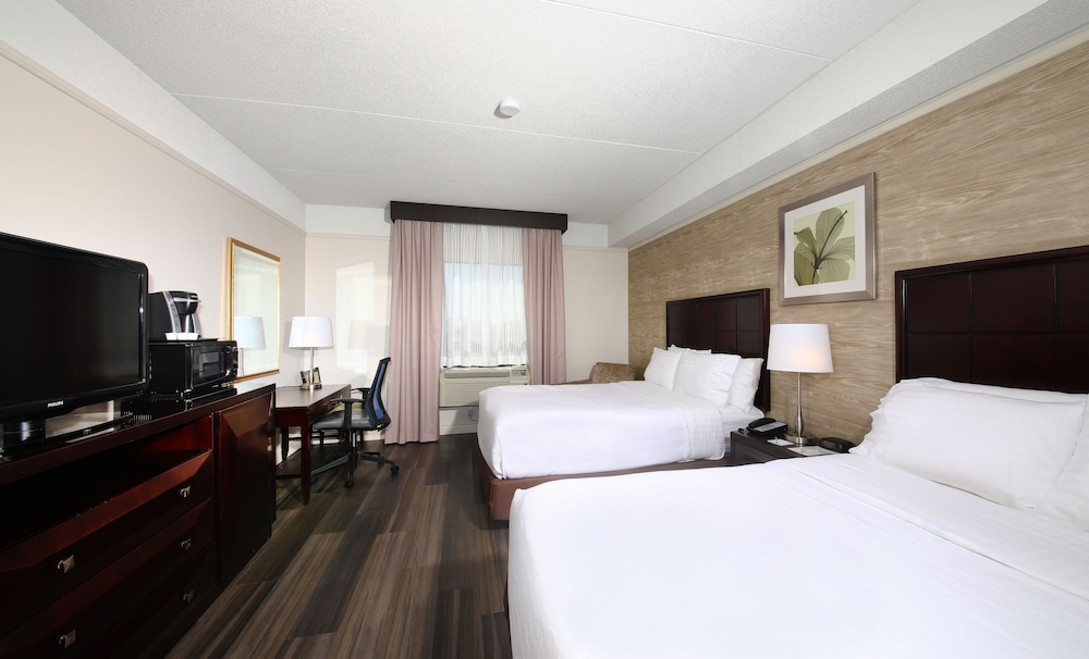 holiday inn and suites windsor ambassador bridge by ihg
