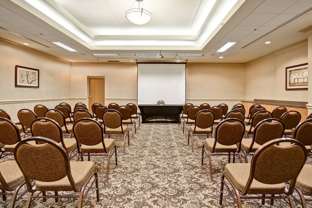 holiday inn and suites windsor ambassador bridge by ihg