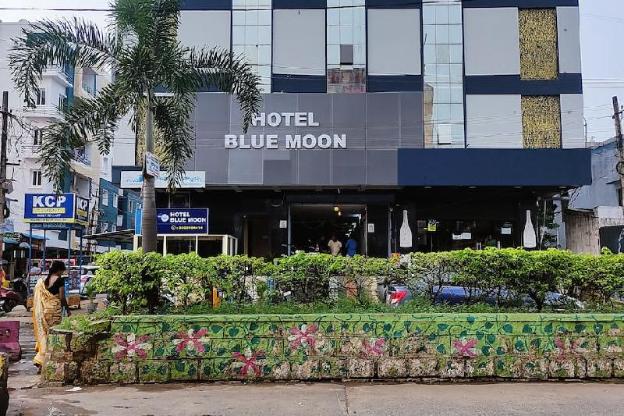 hotel blue moon