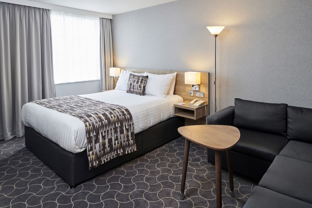 holiday inn ellesmere port by ihg