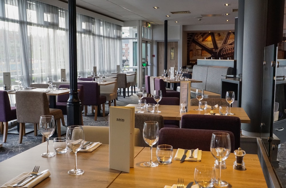 holiday inn ellesmere port by ihg