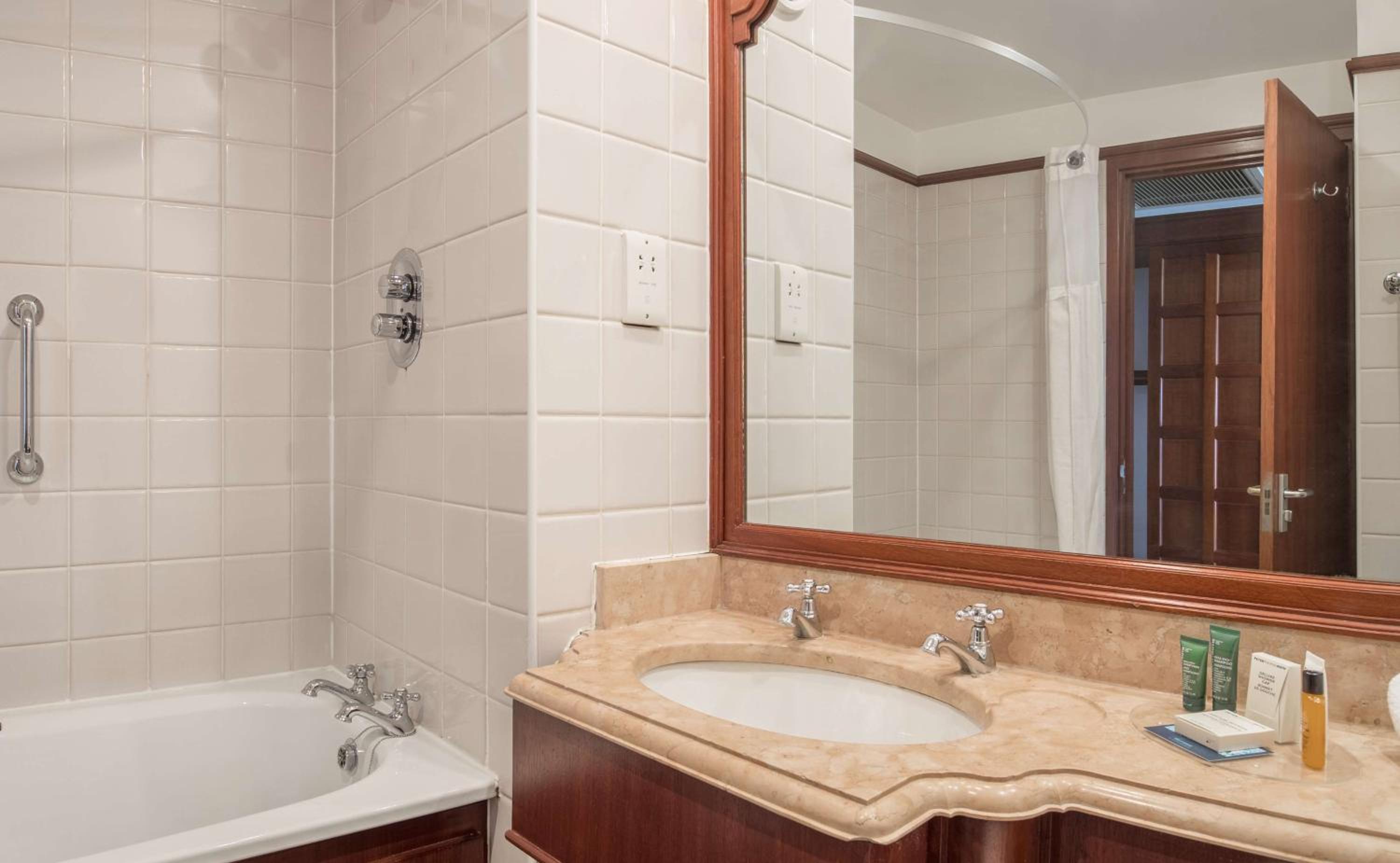 hilton east midlands airport