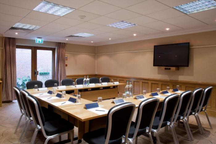 hilton east midlands airport