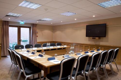 hilton east midlands airport