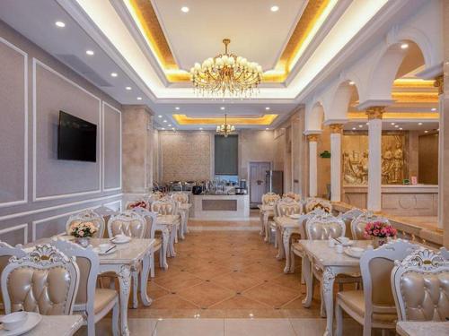 vienna hotel yueyang east railway station store