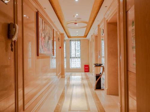 vienna hotel yueyang east railway station store