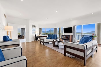 shangri la the marina cairns