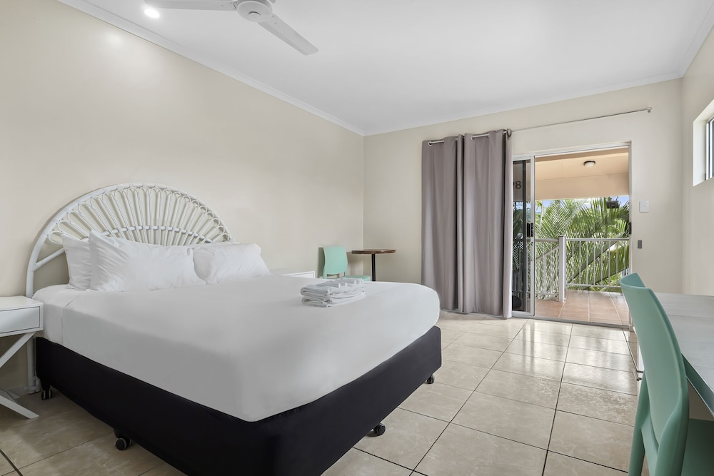 hotel tropiq