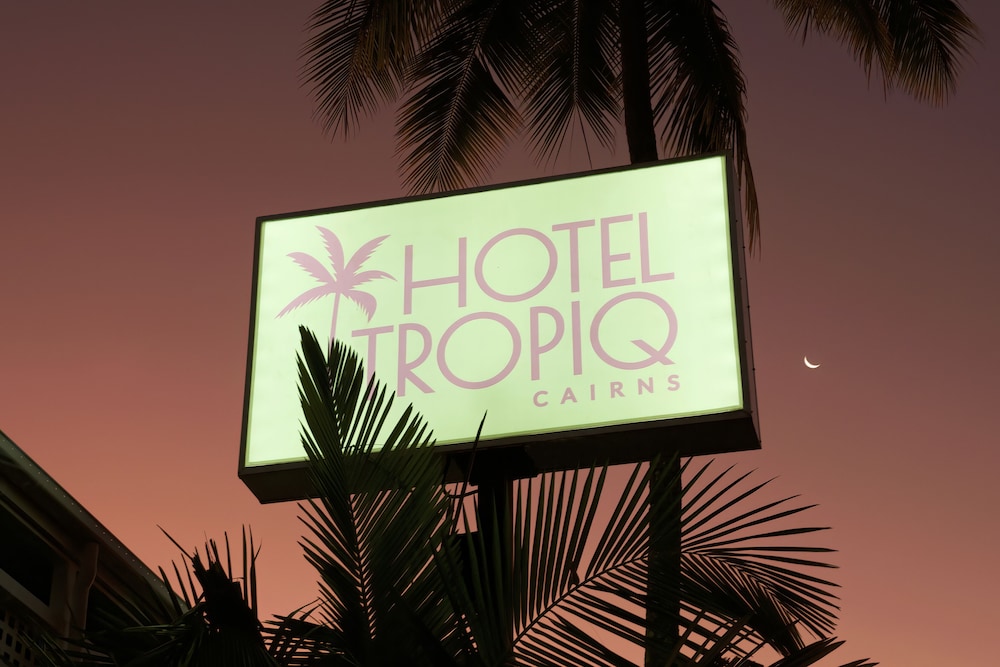hotel tropiq