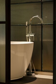 be house suites and spa by nobile