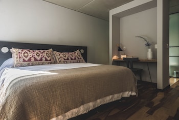 be house suites and spa by nobile