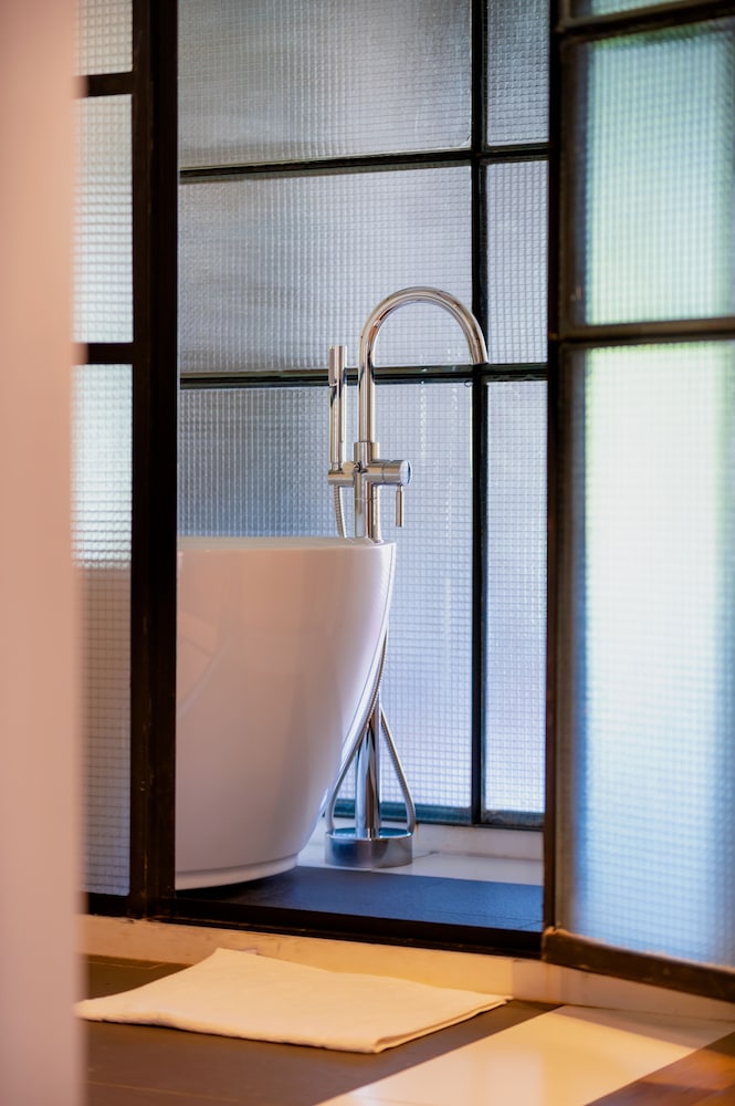 be house suites and spa by nobile