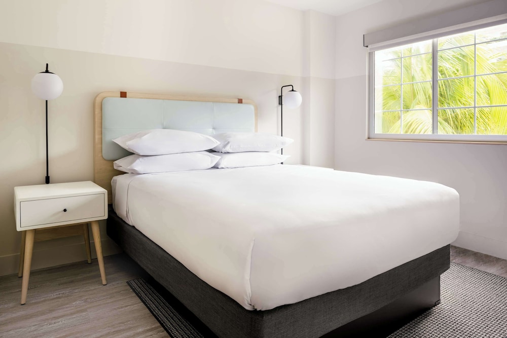 hampton by hilton grand cayman seven mile beach