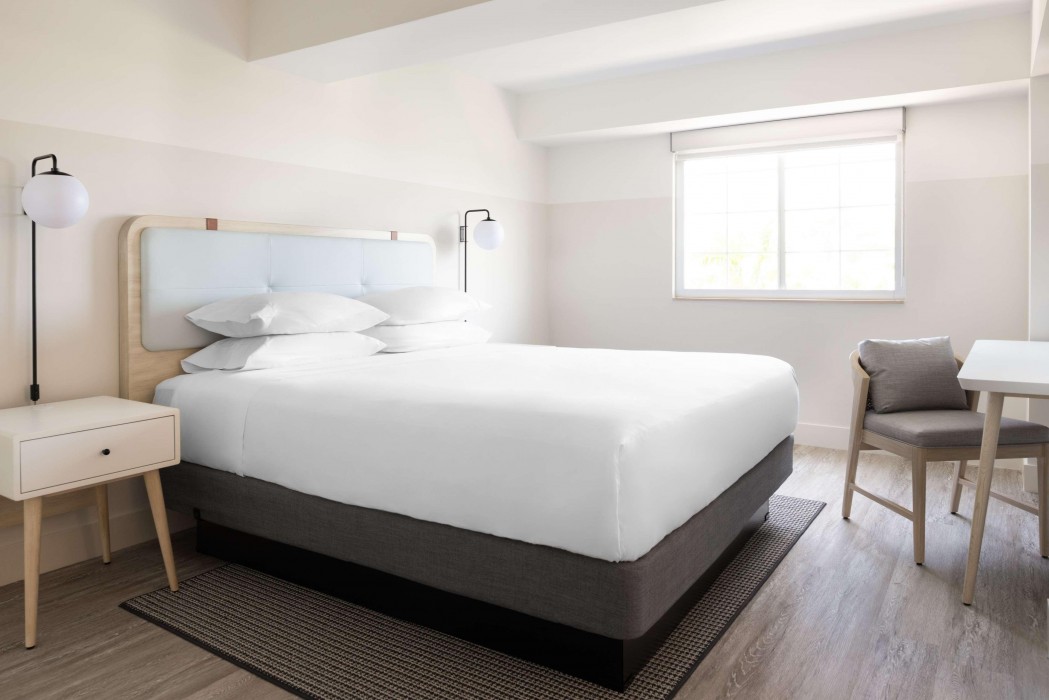 hampton by hilton grand cayman seven mile beach