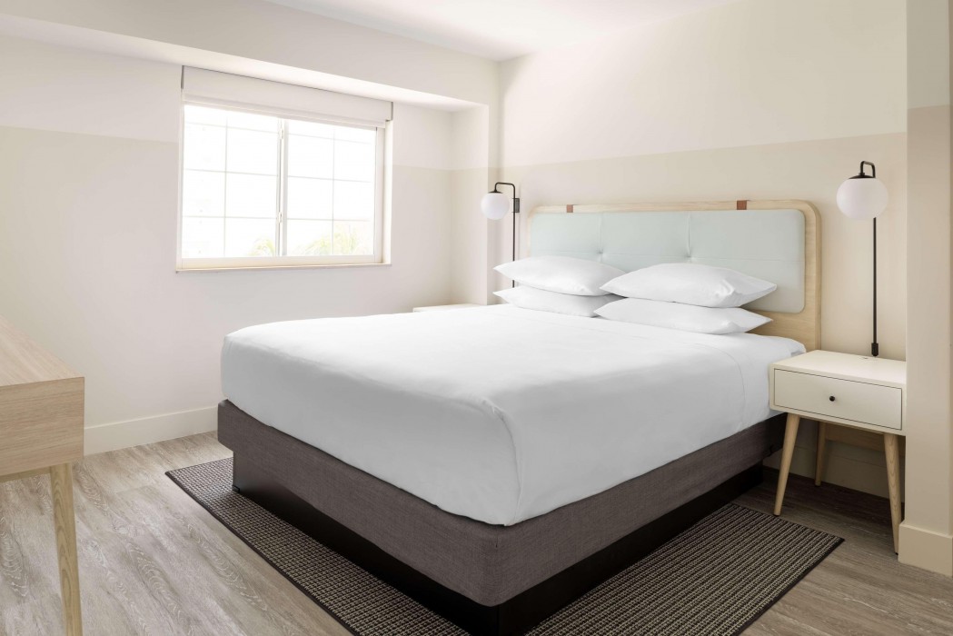 hampton by hilton grand cayman seven mile beach