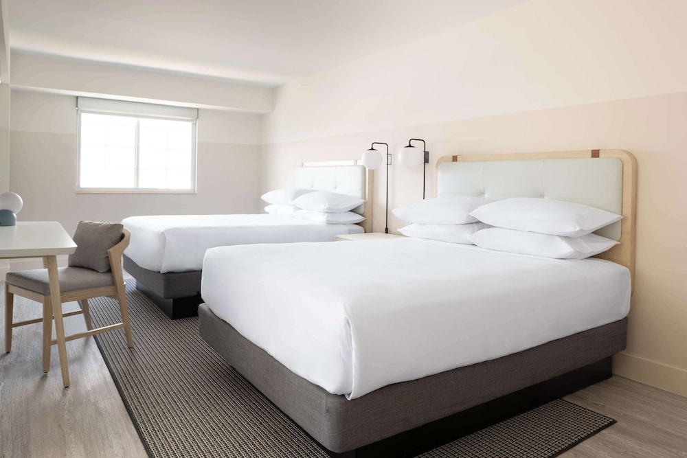 hampton by hilton grand cayman seven mile beach