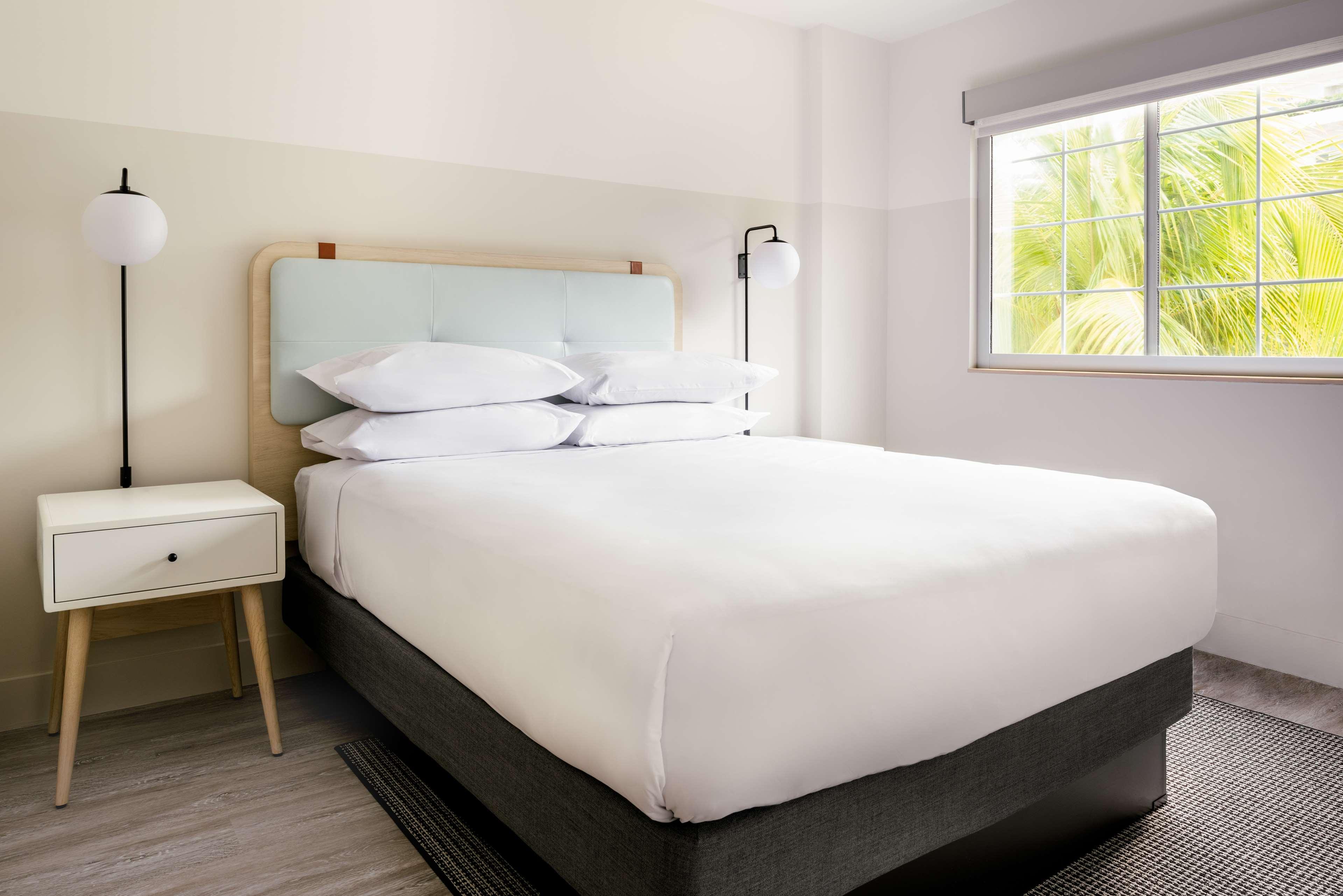 hampton by hilton grand cayman seven mile beach