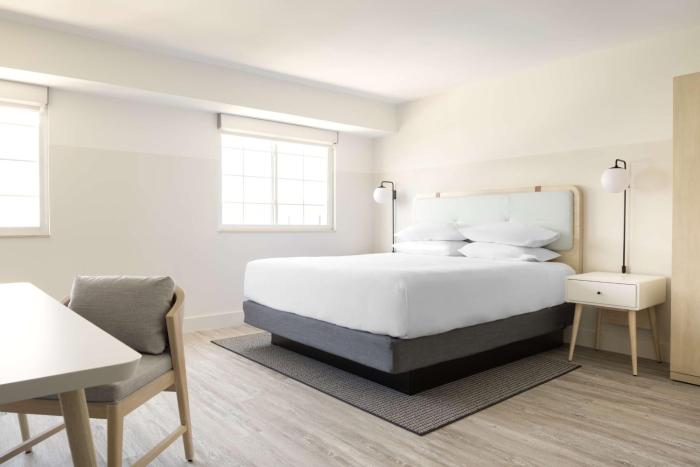 hampton by hilton grand cayman seven mile beach