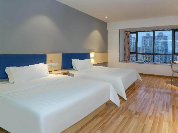 7 days hotel chengdu east railway station east plaza branch