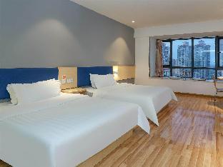 7 days hotel chengdu east railway station east plaza branch