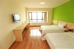 7 days hotel chengdu east railway station east plaza branch