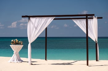 the ritz carlton grand cayman