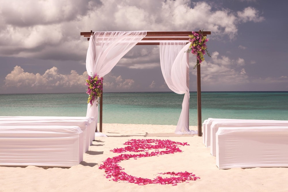 the ritz carlton grand cayman