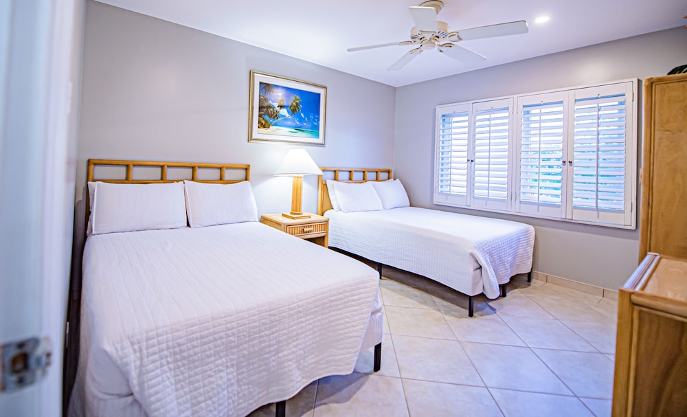 seven mile beach resort and club