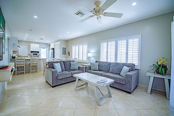 seven mile beach resort and club