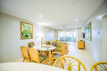 seven mile beach resort and club