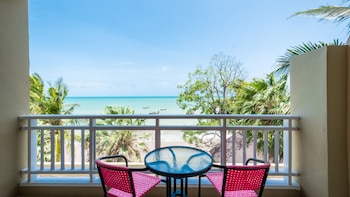 Royal Phala Cliff Beach Resort And Spa,Pattaya>>Ban Chang,4 star