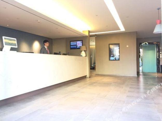 home inns weihai high speed railway bus terminal