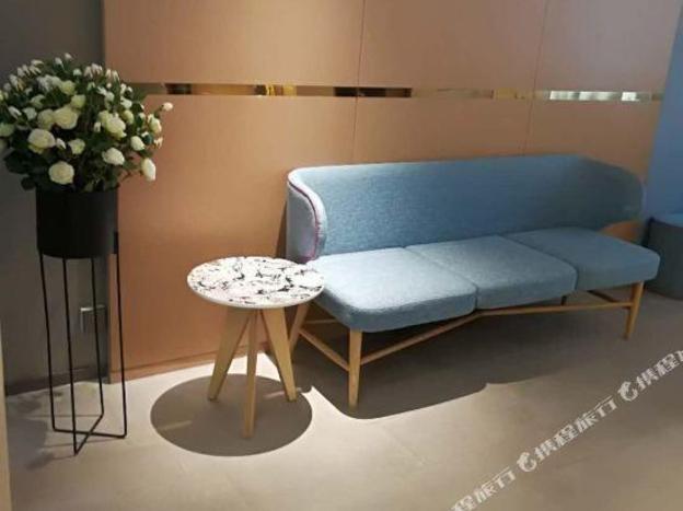 home inns weihai high speed railway bus terminal