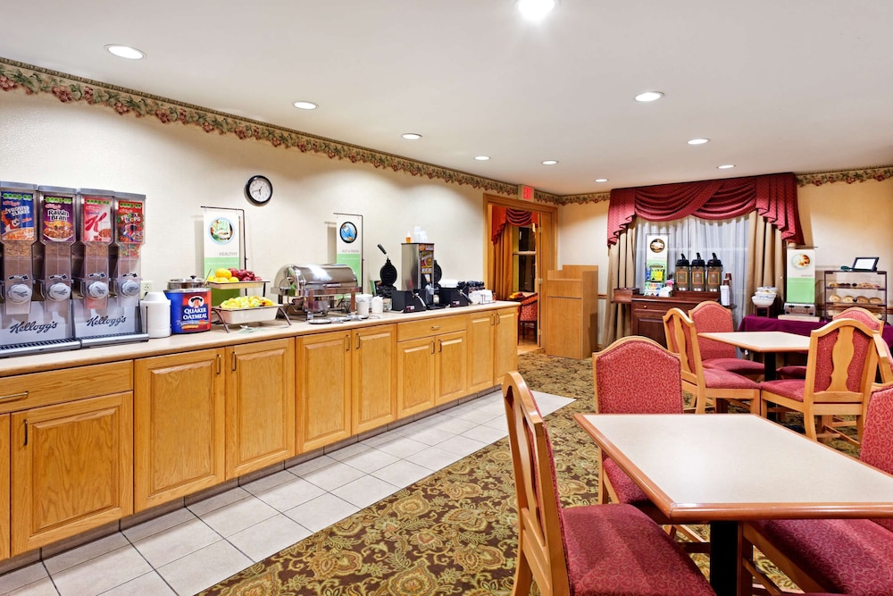 Country Inn & Suites By Radisson, Harrisburg Northeast - Hershey,Fort Indiantown Gap>>Dauphin,3 star
