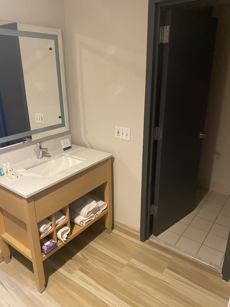 quality inn spring valley nanuet