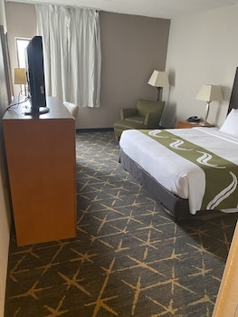 quality inn spring valley nanuet