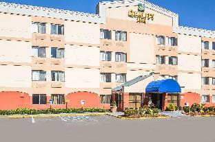 Quality Inn Spring Valley - Nanuet,Near St. Paul's Episcopal Church,3 star